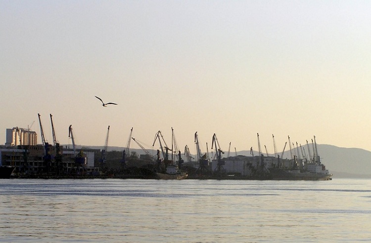 Морской порт Владивостока
