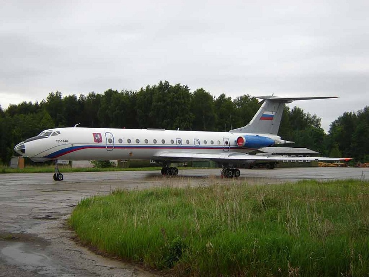 Ту-134