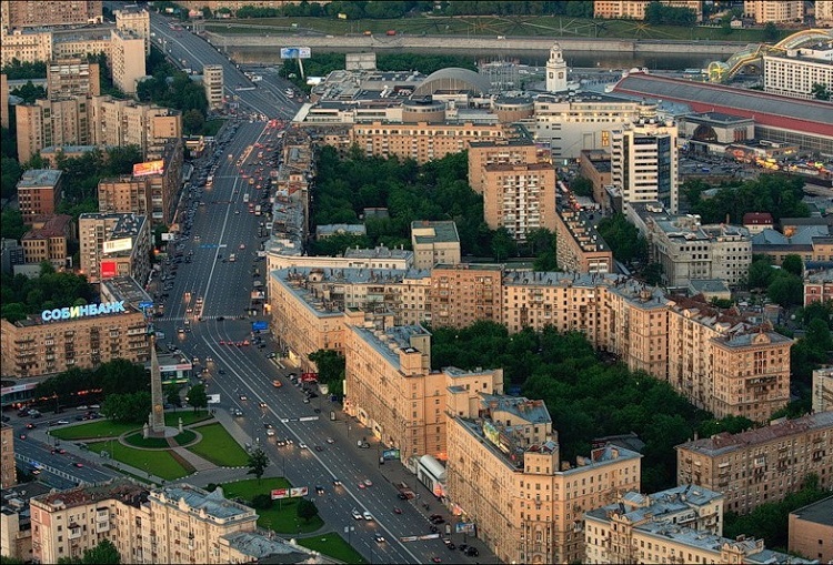 Обелиск Москва — город Герой и Большая Дорогомиловская улица