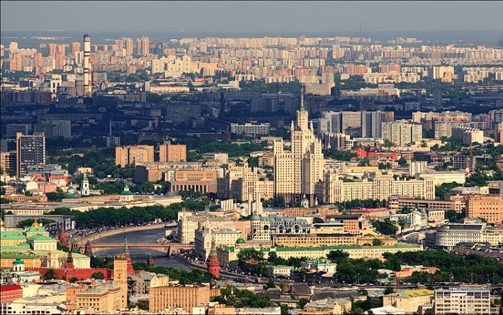Частичка Кремля и высотка на Котельнической набережной