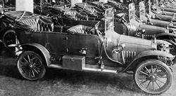21 июня 1909 года в Риге собран первый русский серийный автомобиль — Руссо-Балт.
