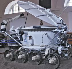 Физики из американского университета Сан-Диего обнаружили на Луне «Луноход-1», прилунившийся 17 ноября 1970 года и впоследствии потерянный. Оказалось, отражатель советского космического аппарата продо