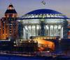Это необычное здание на набережной Москва-реки еще называют Хрустальным Домом. Московский международный Дом музыки - современный центр исполнительских искусств и самостоятельное продюсерское объединен