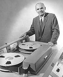 Первый в мире видеомагнитофон был создан в американской компанией AMPEX, создателем которой был русский эмигрант Александр Матвеевич Понятов (отсюда название AMP(EX) - ФИО на английском языке), родивш