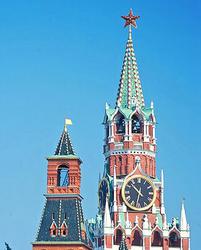 Современное остекление звезд, венчающие башни Московского Кремля, выполненное в 1946 году из рубинового и молочно-белого стекла, прослоенного хрусталем, обеспечивало достаточную их яркость ночью и сох