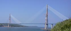 Мост через пролив Босфор Восточный связал большой Владивосток с островом Русский, где пройдет саммит АТЭС в начале сентября 2012 года.
Беспрецедентное по масштабу строительство началось 3 сентября 200