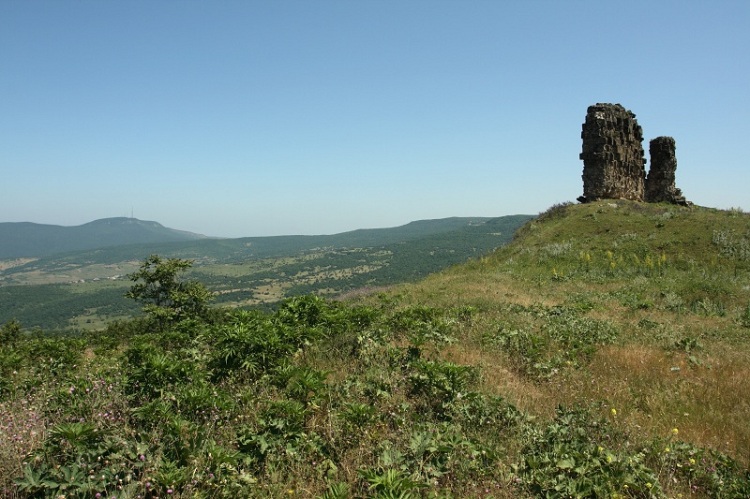 Горная стена Даг-бары, VI в. тянулась в горы Кавказа на 50 км
