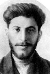 Арестован Иосиф Джугашвили (Сталин) во время незаконного собрания и сослан в Сибирь. С 1901 года Сталин организовывал забастовки, демонстрации, устраивал вооруженные разбойные нападения на банки, пере