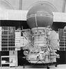 
1 марта 1982 года советский спускаемый аппарат «Венера-13» совершает посадку на планете Венера. После посадки аппарат передал панорамное изображение окружающего венерианского пейзажа, были взяты обра