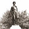 Виктория Соломонович – так звали скульптора, которая специализировалась на скульптурах Павлика Морозова. Павлик Морозов - советский школьник, символ борца с кулачеством. Получил известность в советско