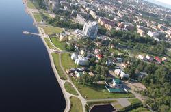 9 сентября 1703 (29 августа по старому стилю) на берегу Онежского озера основан город Петрозаводск; по указу Петра I Александр Данилович Меншиков заложил доменный, молотовой и оружейный завод, названн